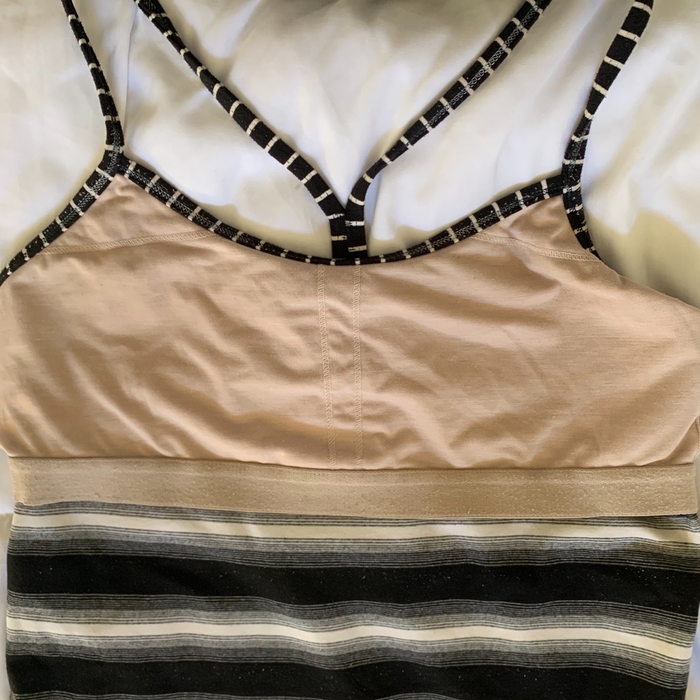 Lululemon Power Y Tank - Picture 7 of 7